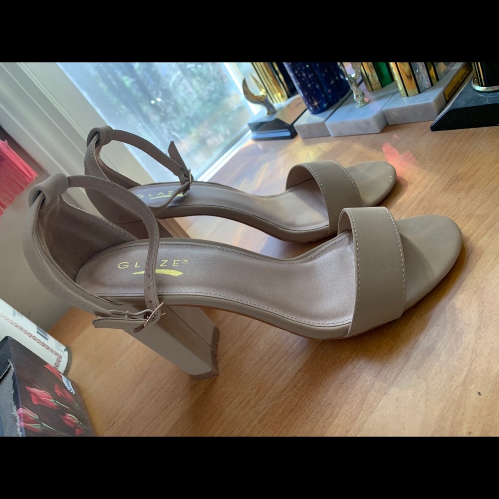 GLAZE Nude Heels 👠